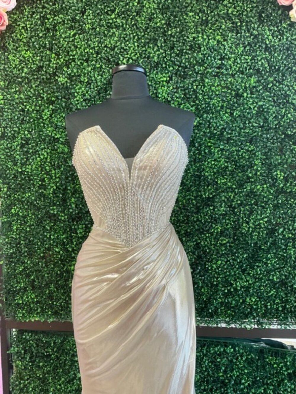 LaDivine, Platinum, Size 4